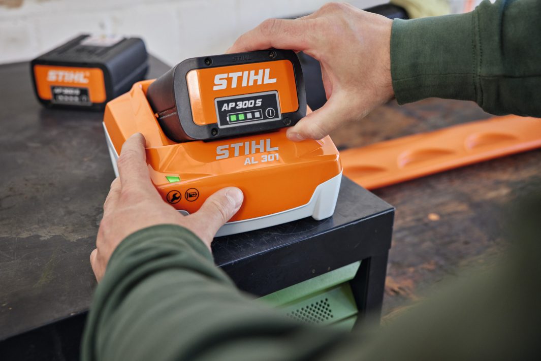 STIHL - Ladegerät AL 301