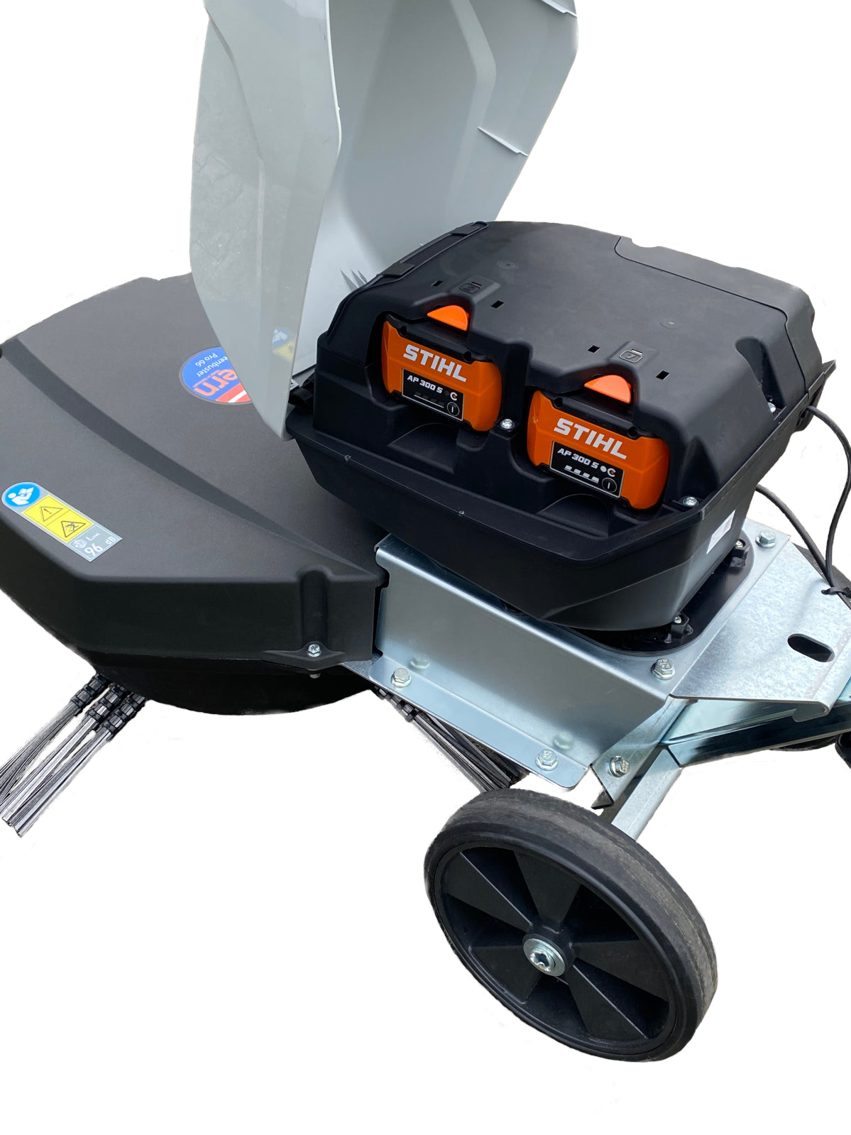 KWERN Greenbuster Pro 66 E powered by STIHL AP System